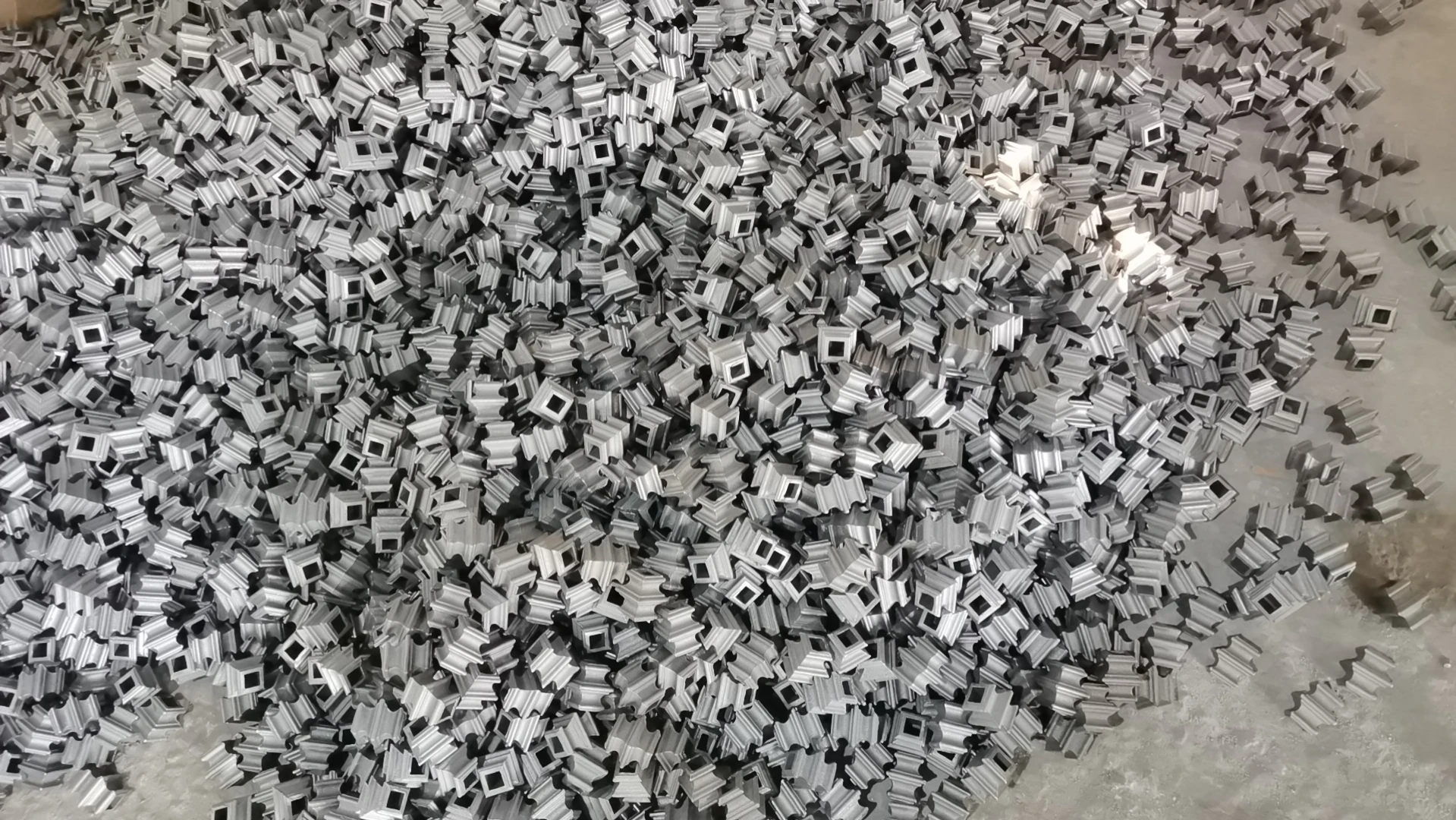 Characteristics of Iron Collars